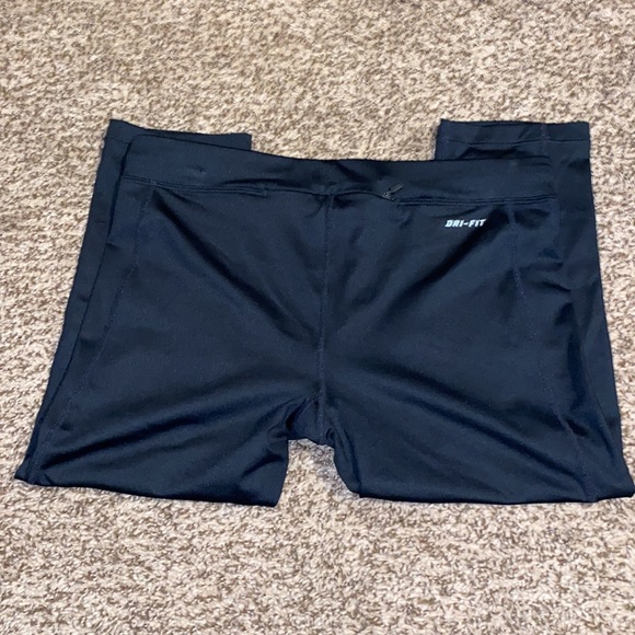 Nike DriFit Capris Leggings - Picture 2 of 3
